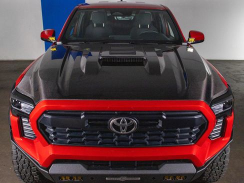 Used 2025 Toyota Tacoma TRD Off-Road image 15