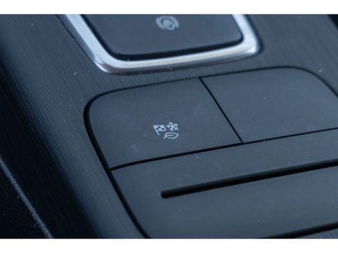 Used 2022 Ford Escape SE image 27