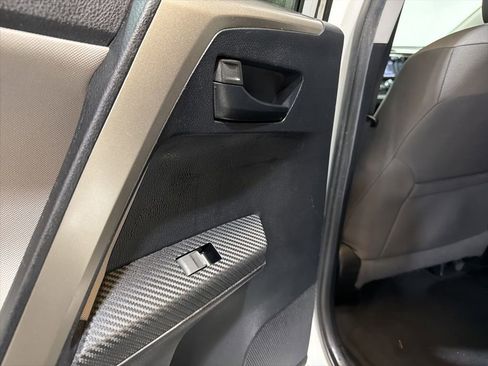 Used 2014 Toyota RAV4 LE image 30