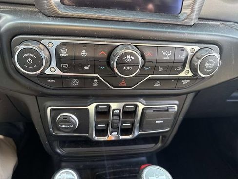 Used 2022 Jeep Wrangler Unlimited Sport image 22