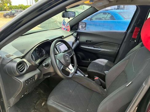 Used 2020 Nissan Kicks S FWD image 13