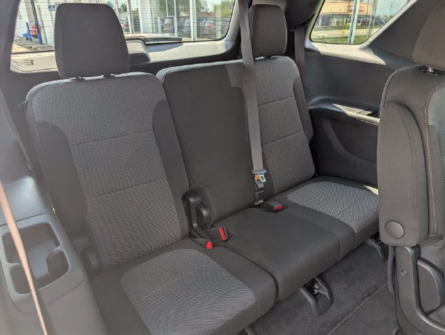 Used 2023 Chevrolet Traverse LT FWD image 7
