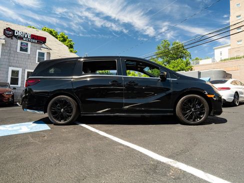 Used 2025 Honda Odyssey Sport-L image 2