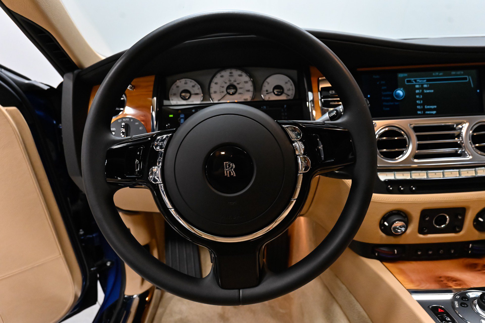 Used 2012 Rolls-Royce Ghost RWD image 34