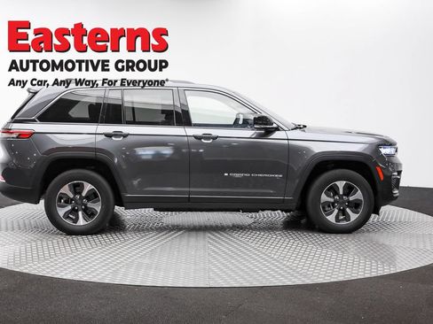 Used 2023 Jeep Grand Cherokee 4WD 4xe image 3