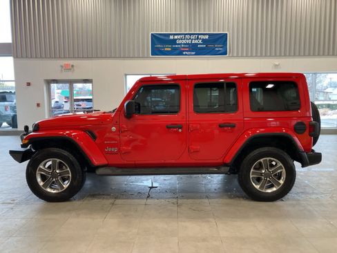 Used 2021 Jeep Wrangler Unlimited Sahara w/ Uconnect 4C Nav & Sound Group image 8