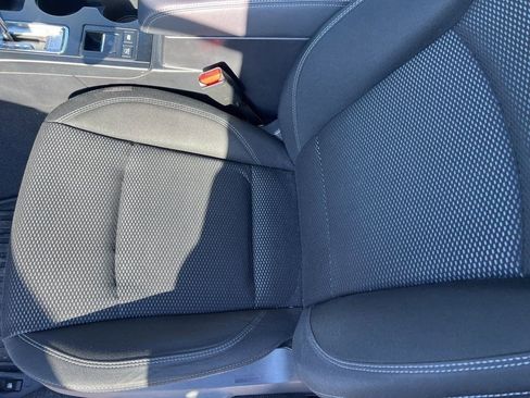 Used 2018 Subaru Outback 2.5i Premium image 12