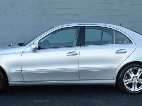 Used 2004 Mercedes-Benz E 500 Sedan image 5