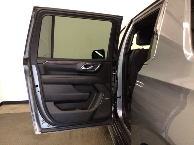 Used 2022 Chevrolet Suburban LT w/ LT Signature Plus Package AWD/4WD image 16