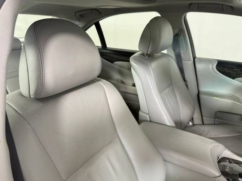 Used 2012 Lexus LS 460 w/ Luxury Value Edition RWD image 32