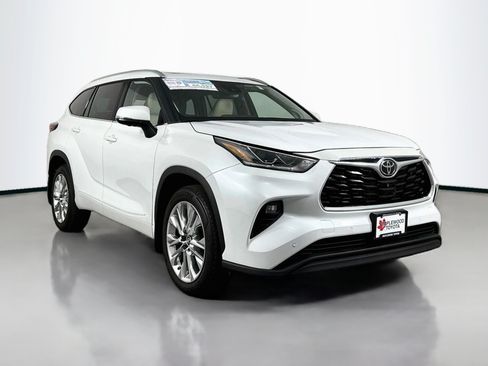 Used 2023 Toyota Highlander Limited AWD/4WD image 1