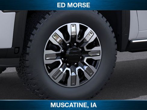 New 2026 GMC Sierra 2500 Denali w/ Denali Reserve Package AWD/4WD image 9