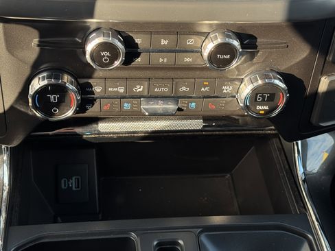 Used 2021 Ford F150 Lariat w/ Equipment Group 502A High image 24