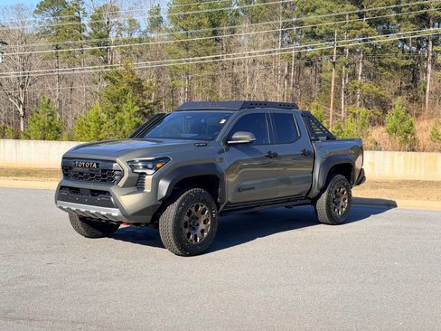 Used 2025 Toyota Tacoma 4x4 Double Cab Hybrid image 11