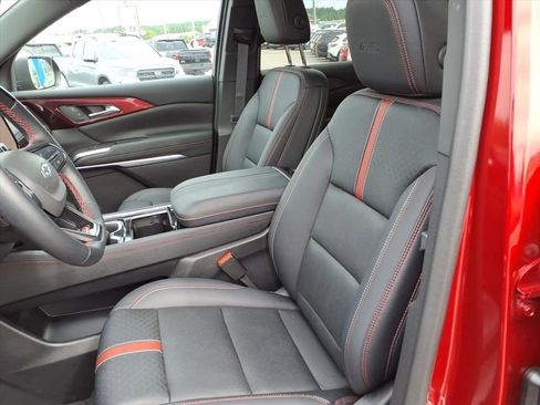 Used 2024 Chevrolet Traverse RS w/ LPO, Floor Liner Package image 21