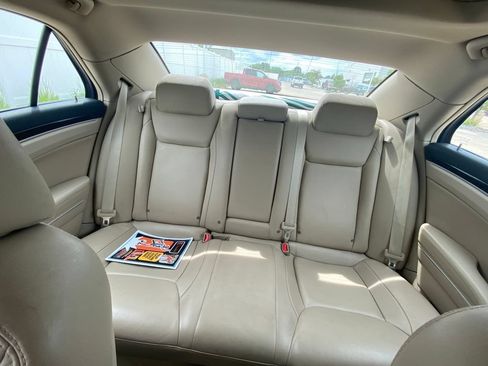 Used 2013 Chrysler 300 AWD w/ Driver Convenience Group image 14