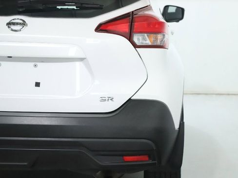 Used 2019 Nissan Kicks SR FWD image 46