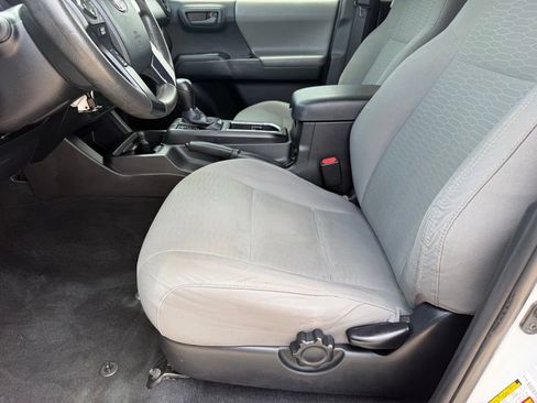 Used 2016 Toyota Tacoma SR RWD image 11