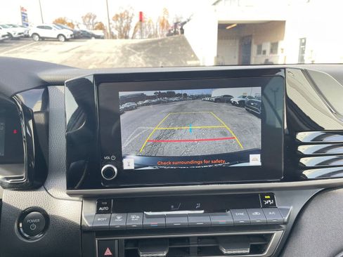 Used 2025 Toyota Camry LE image 17