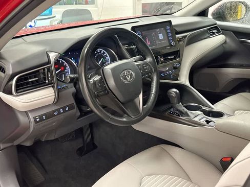 Used 2022 Toyota Camry SE image 11