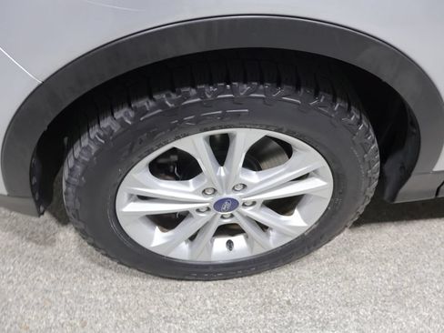 Used 2018 Ford Escape SE w/ SE Sync 3 Package AWD/4WD image 9