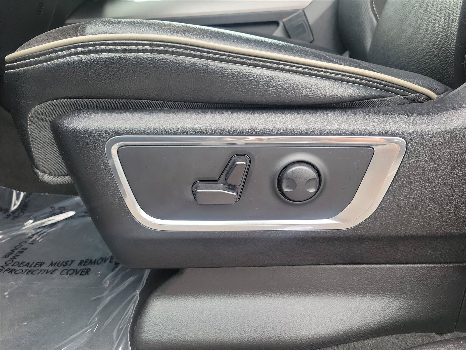 Used 2024 RAM 1500 Laramie AWD/4WD image 18