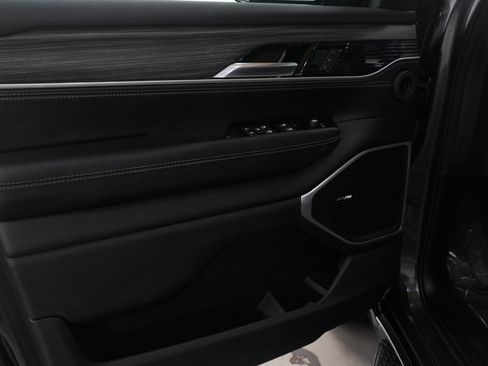 Used 2023 Jeep Wagoneer Series II w/ Premium Group I image 24