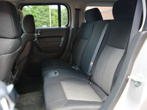 Used 2006 HUMMER H3 w/ Chrome Appearance Package AWD/4WD image 12