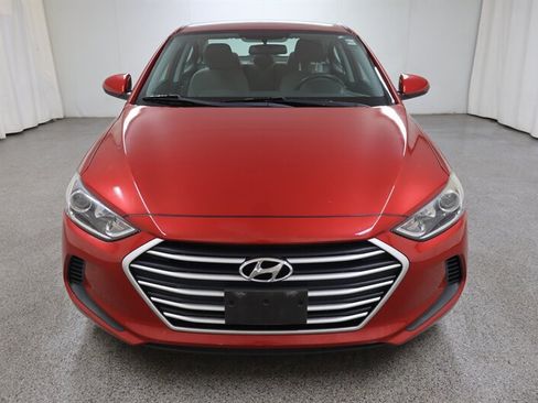 Used 2017 Hyundai Elantra SE FWD image 2