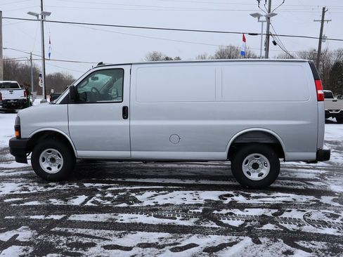 New 2025 Chevrolet Express 3500 w/ Driver Convenience Package image 20
