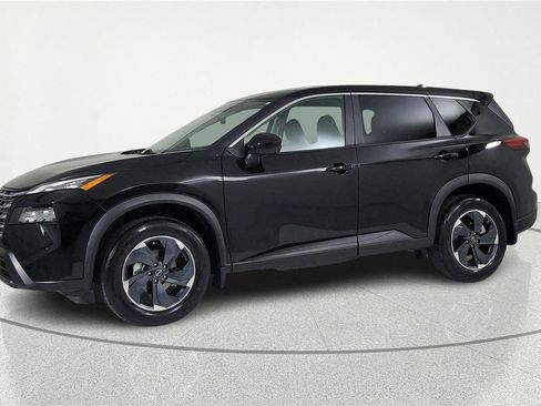 Used 2024 Nissan Rogue SV FWD image 3