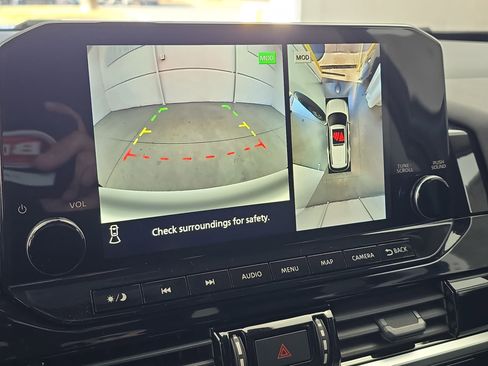 New 2025 Nissan Pathfinder SL w/ Black Appearance Package image 24