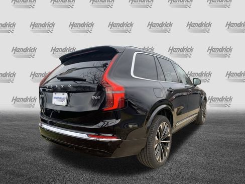 Used 2025 Volvo XC90 B6 Plus image 10
