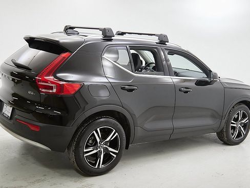 Certified 2023 Volvo XC40 B5 Plus image 10