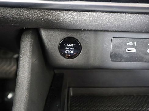 Used 2025 Nissan Rogue SV FWD image 39