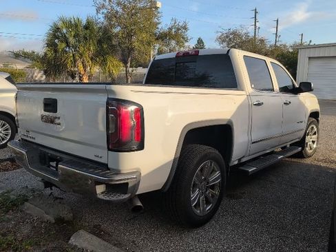 Used 2017 GMC Sierra 1500 SLT image 2
