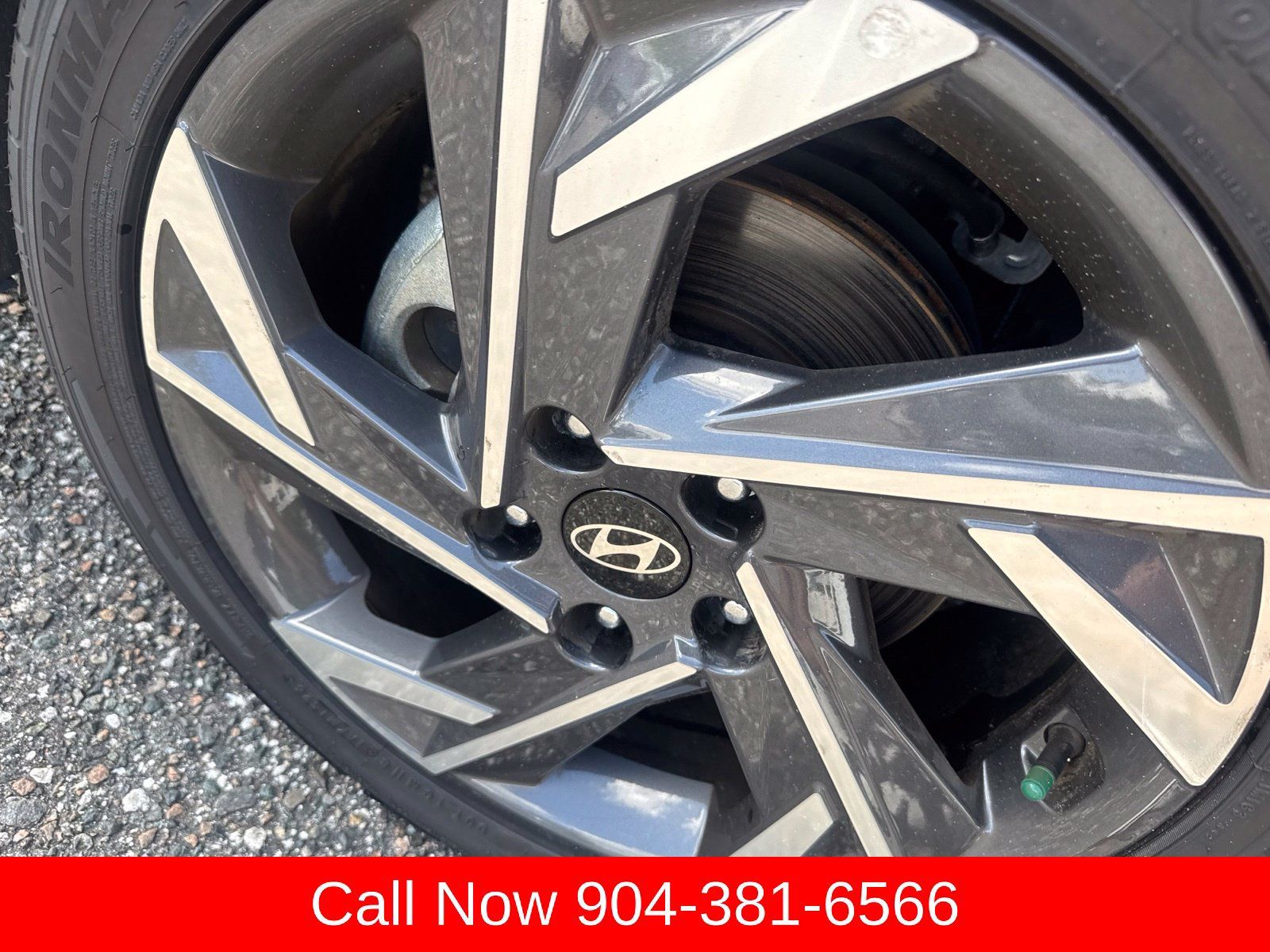 Used 2025 Hyundai Elantra SEL FWD image 12