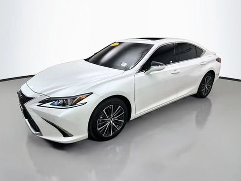 Used 2025 Lexus ES 300h w/ Premium Package FWD image 3