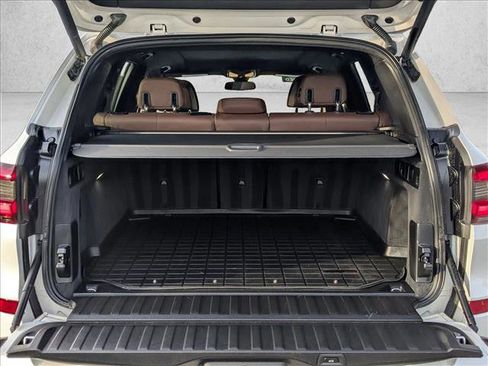 Used 2019 BMW X5 xDrive50i w/ M Sport Package image 6