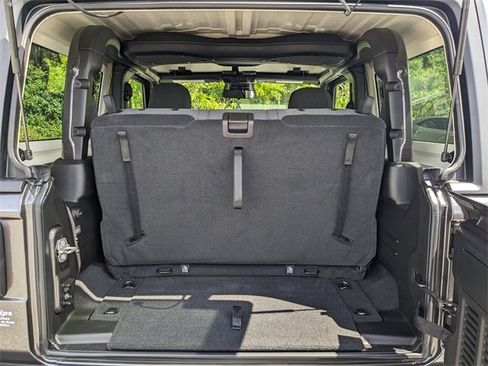 Used 2025 Jeep Wrangler Rubicon image 12