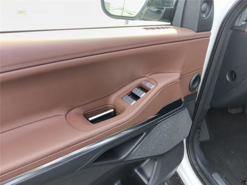 New 2026 Lincoln Navigator L Reserve AWD/4WD image 12