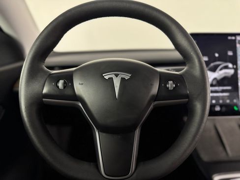 Used 2021 Tesla Model Y Long Range AWD/4WD image 13