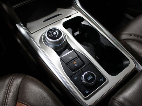 Used 2022 Ford Explorer King Ranch w/ Technology Package image 19