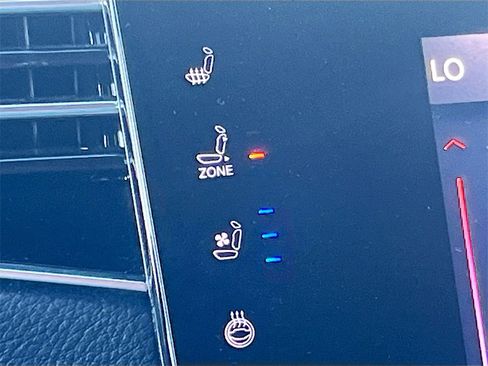 Used 2024 Jeep Wagoneer 4WD w/ Premium Group I image 21