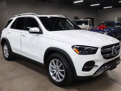 Used 2024 Mercedes-Benz GLE 450e 4MATIC image 7