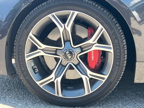 Used 2021 Kia Stinger GT2 RWD image 12