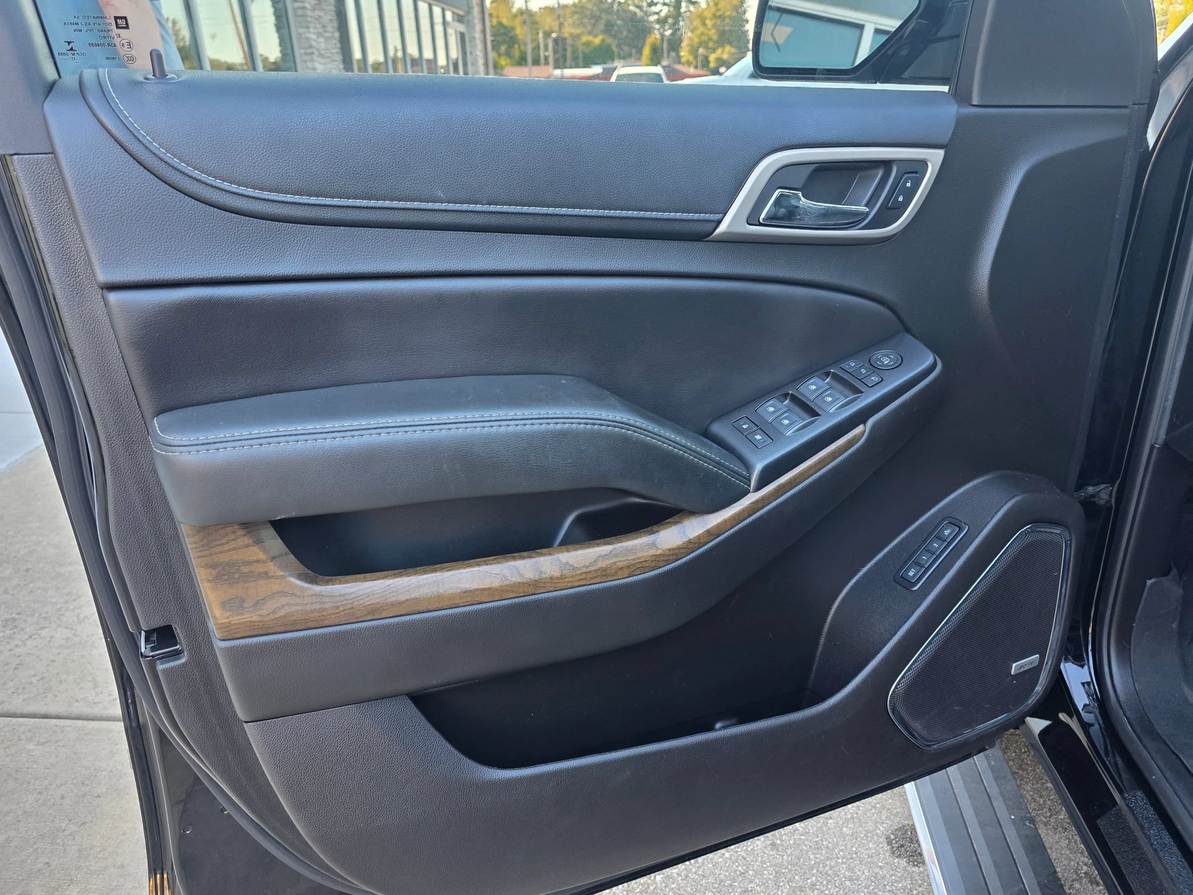 Used 2018 GMC Yukon Denali w/ Open Road Package AWD/4WD image 12
