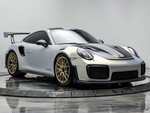 Used 2018 Porsche 911 GT2 RS w/ Weissach Package RWD image 28