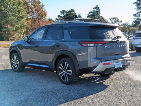 New 2025 Nissan Pathfinder Platinum image 6