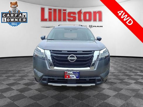 Used 2023 Nissan Pathfinder SL AWD/4WD image 2